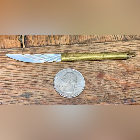 Early 20th Century Gold Tone Mother of Pearl Letter Opener Fountain Pen Quill - Picture 6 of 9